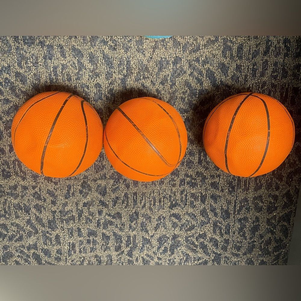 Mini basketballs set of 3 with 2 free “other size” basketballs